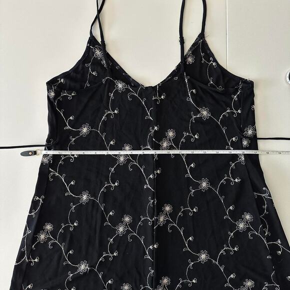 handmade black and white floral embroidery micro mini dress - Picture 7 of 8